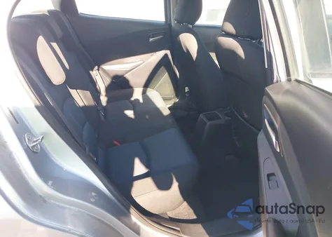 2019 Toyota Yaris Le z USA, uszkodzony, nr VIN 3MYDLBYV6KY523263